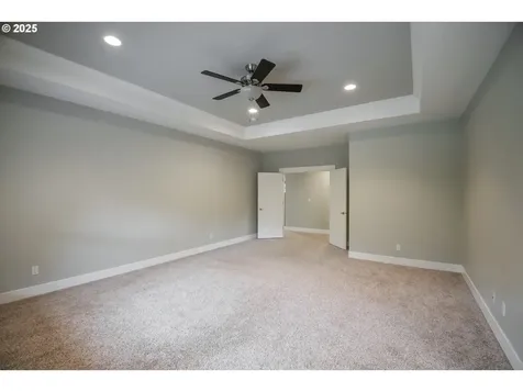 1840 West Meadows Drive NW Salem OR 97304