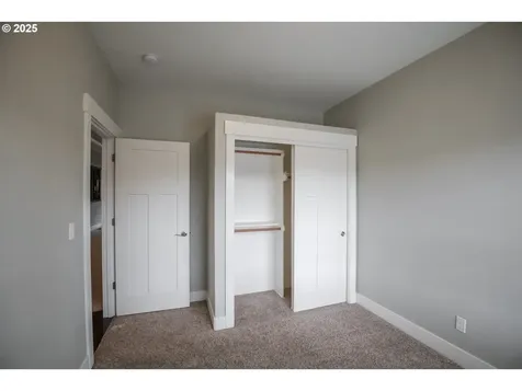 1840 West Meadows Drive NW Salem OR 97304