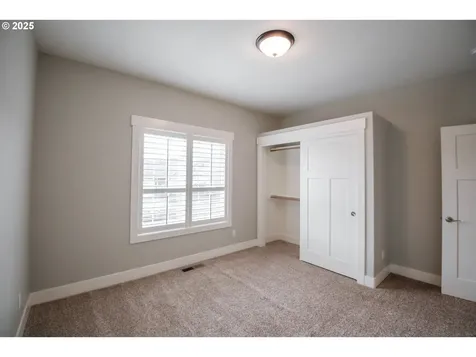 1840 West Meadows Drive NW Salem OR 97304