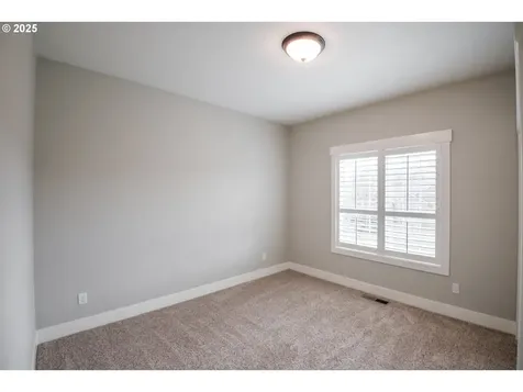 1840 West Meadows Drive NW Salem OR 97304