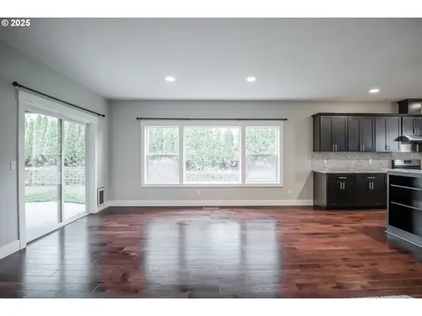 1840 West Meadows Drive NW Salem OR 97304