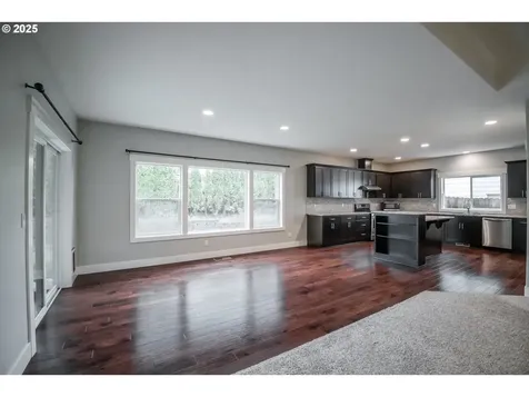 1840 West Meadows Drive NW Salem OR 97304