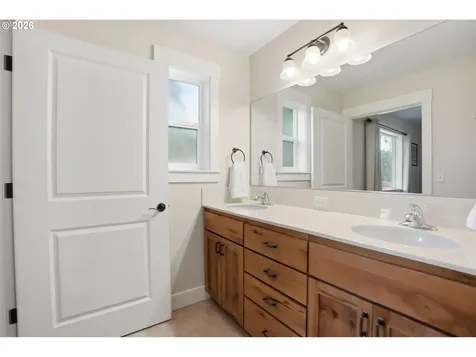 1343 NE Sunrise Lane Hillsboro OR 97124