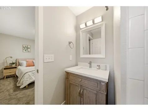 3920 NE Pacific Way Vancouver WA 98662