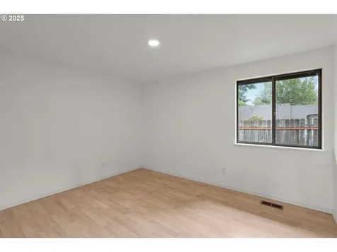 4523 NE 109th Avenue Portland OR 97220