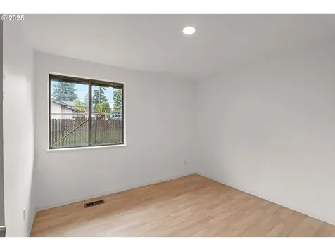4523 NE 109th Avenue Portland OR 97220
