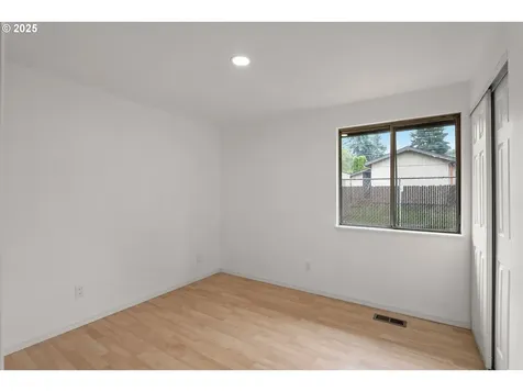4523 NE 109th Avenue Portland OR 97220