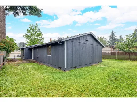 4523 NE 109th Avenue Portland OR 97220