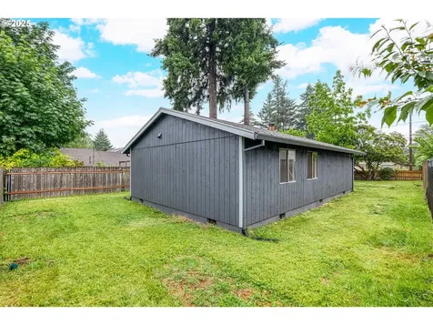 4523 NE 109th Avenue Portland OR 97220