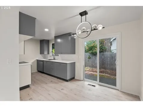 4523 NE 109th Avenue Portland OR 97220