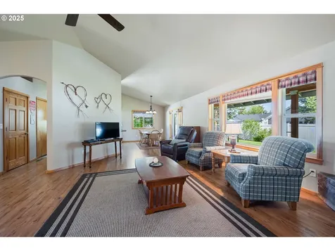 16676 Mcclintock Place La Pine OR 97739