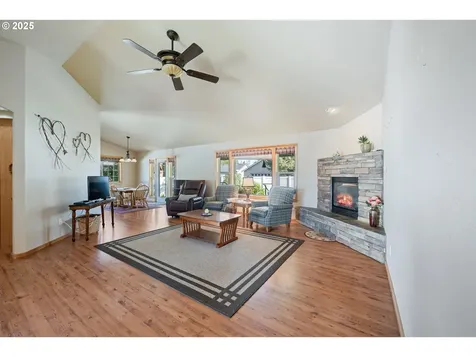 16676 Mcclintock Place La Pine OR 97739
