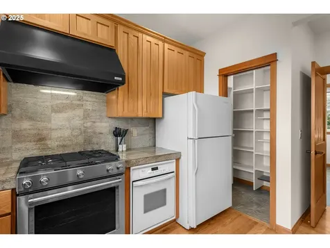 1226 SE 72nd Avenue Portland OR 97215
