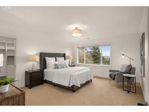 1226 SE 72nd Avenue Portland OR 97215