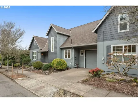 1226 SE 72nd Avenue Portland OR 97215