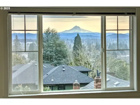 1226 SE 72nd Avenue Portland OR 97215