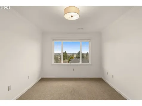 1226 SE 72nd Avenue Portland OR 97215