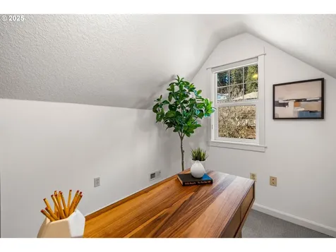 1226 SE 72nd Avenue Portland OR 97215