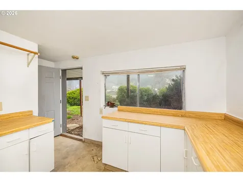 10919 E Mapleton Road Mapleton OR 97453