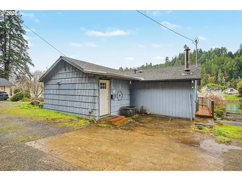 10919 E Mapleton Road Mapleton OR 97453