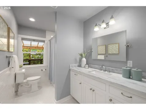 7928 SE 21st Avenue Portland OR 97202