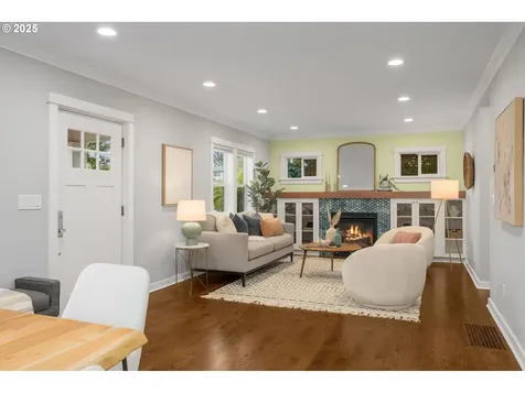 7928 SE 21st Avenue Portland OR 97202