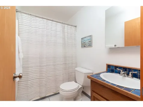 5415 Hacienda Avenue Lincoln City OR 97367