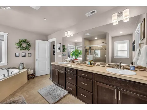19256 SW Cedarview Lane Beaverton OR 97007