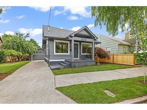 3214 SE Lincoln Street Portland OR 97214