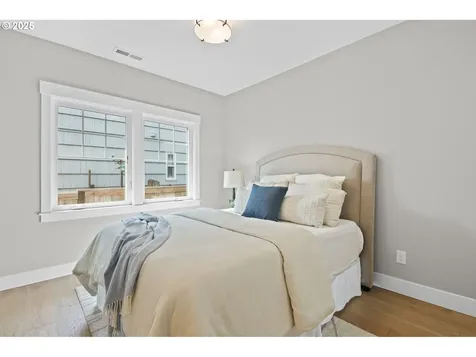 3214 SE Lincoln Street Portland OR 97214