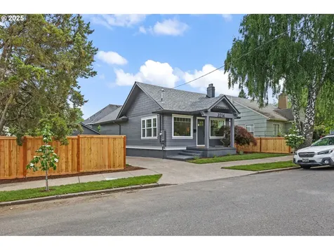 3214 SE Lincoln Street Portland OR 97214