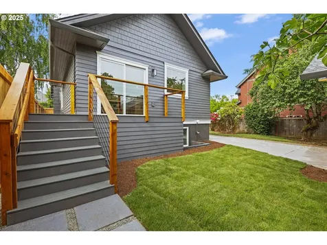 3214 SE Lincoln Street Portland OR 97214