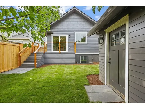3214 SE Lincoln Street Portland OR 97214
