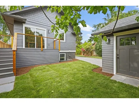 3214 SE Lincoln Street Portland OR 97214