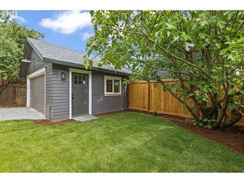 3214 SE Lincoln Street Portland OR 97214