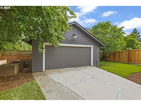 3214 SE Lincoln Street Portland OR 97214