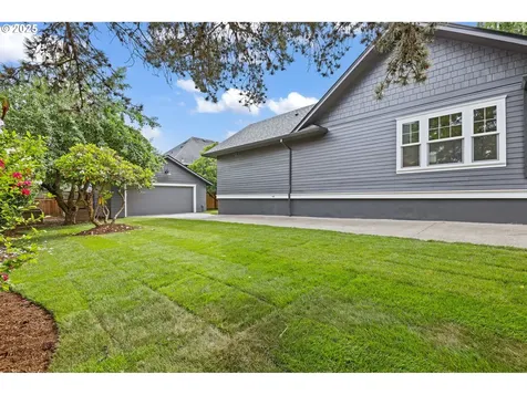 3214 SE Lincoln Street Portland OR 97214