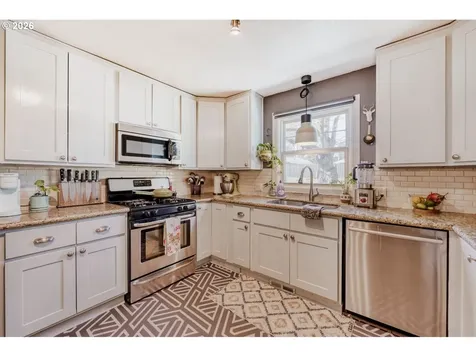 4667 Exeter Street West Linn OR 97068
