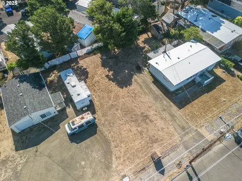 1045 1085 NE Mill Street Waldport OR 97394