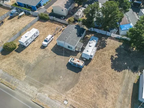 1045 1085 NE Mill Street Waldport OR 97394