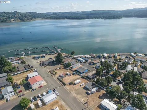 1045 1085 NE Mill Street Waldport OR 97394