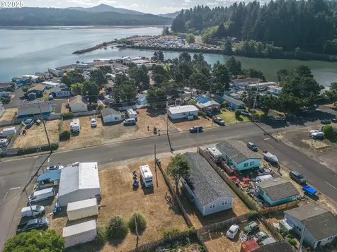 1045 1085 NE Mill Street Waldport OR 97394