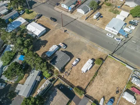 1045 1085 NE Mill Street Waldport OR 97394