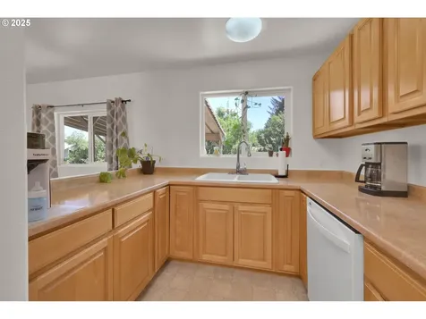 660 River Loop 1 Eugene OR 97404
