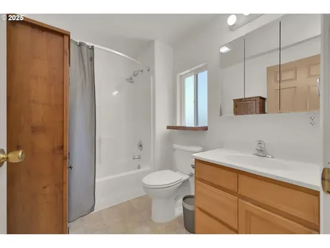 660 River Loop 1 Eugene OR 97404