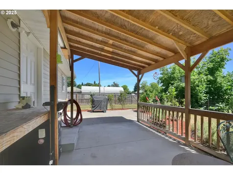 660 River Loop 1 Eugene OR 97404