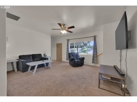 660 River Loop 1 Eugene OR 97404