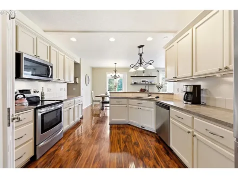 518 W 12th Way La Center WA 98629