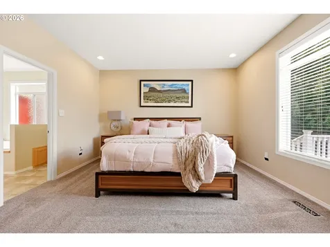 518 W 12th Way La Center WA 98629