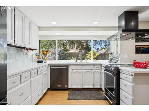11820 SW Reid Court Beaverton OR 97008